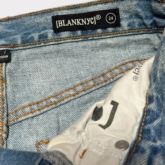 BLANK NYC Women's Distressed Mid Rise Shorts Size 24 - Picture 2 of 6